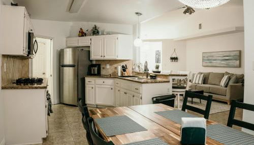 Stunning Home with Pool, Game Room and Firepit - Photo 5