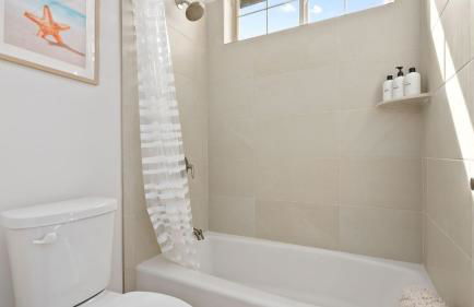 Sleeps 16 2 Homes Ocean Views Shared Pool Gym Near the Beach AvantStay - Foto 41