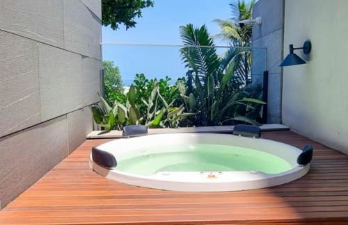 Luxo à beira mar com Jacuzzi particular - Foto 1