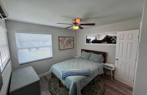 875 Oasis #4 Location! - Foto 2