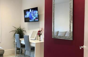 The Dragon Pad Boutique Apartment - Photo 2