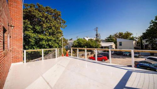 Why Knot Getaway…Rooftop with WaterView! Unit E - Foto 2