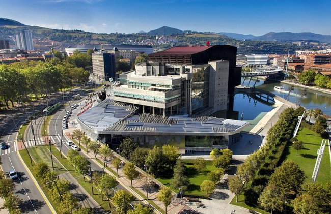 Tour combinato di architettura e storia di Bilbao in autobus e a piedi - Foto 5