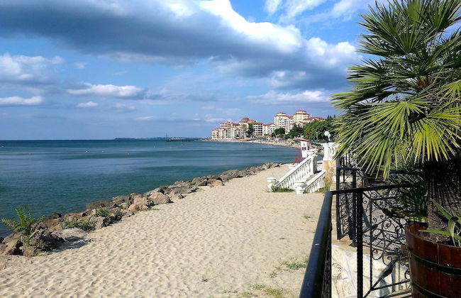 Menada Negresco Apartments - Photo 24