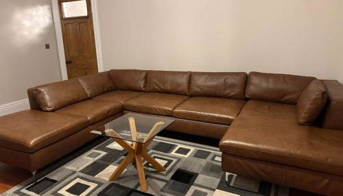 Large Luxury 4 bedroom home with parking - Foto 2