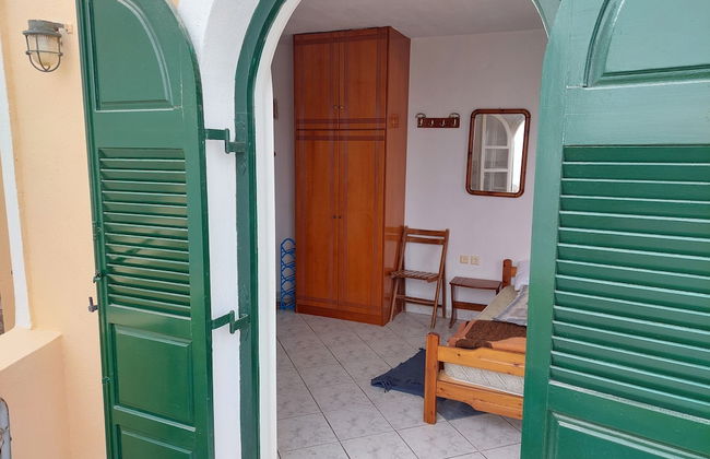 Akrotiri Cosy Studio with Patio and View - Foto 17