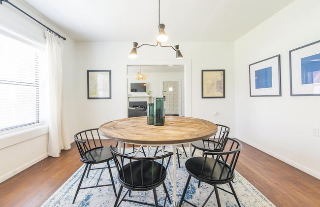 Newly Updated Cozy 1927 Uptown Tudor 4 min to Magnolia - Foto 7