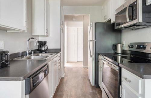 Blueground West Valley pool nr Cupertino Park SFO-2106 - Photo 10