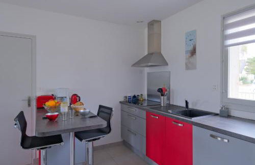 Les Tamaris - A moins d'un km de la plage - Foto 3