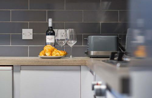 Stylish 3 Bed 3 en-suite home in a popular part of Liverpool - Close by to City Centre - Free Parking - Foto 16