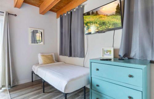 Lakefront Home with Huge Views and Great Fishing - Photo 24