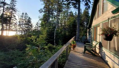 Eco-Friendly Peaceful Cabin with Lofted Interior and Water Views in Maine - Foto 5