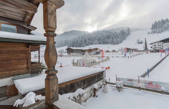 Unique Chalet in the Center of Elmau Near the Ski Lift - Photo 35