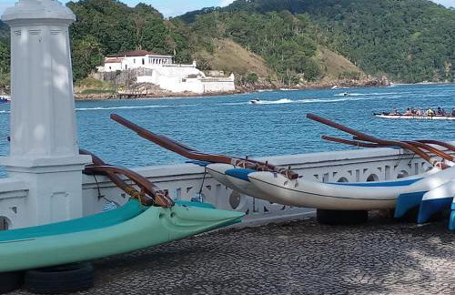 Ponta da Praia amplo 3dorm 3ban frente ao mar - Foto 38