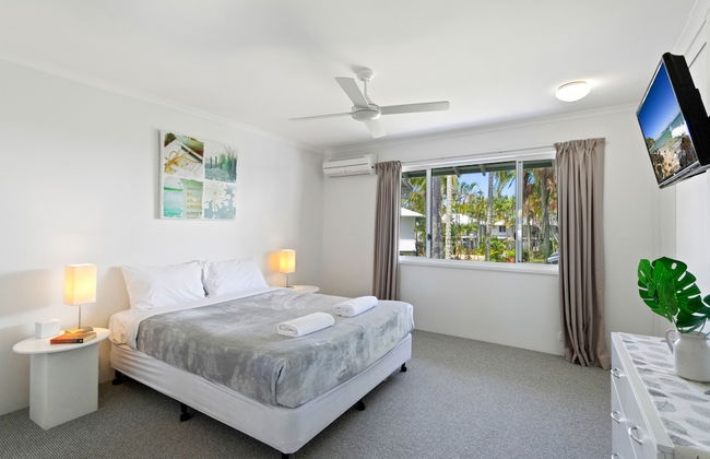 Coco Bay Resort - Photo 3