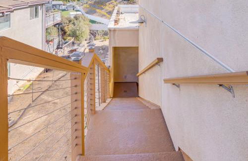 3BR Mountain Retreat with 2 Executive Suites & Scenic Views Sleeps 6 - Photo 31