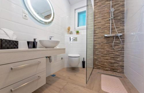 Sea Flower Beachfront Villa - Foto 43