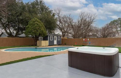 Texas Designer Home with Private Hot Tub and Pool - Foto 34