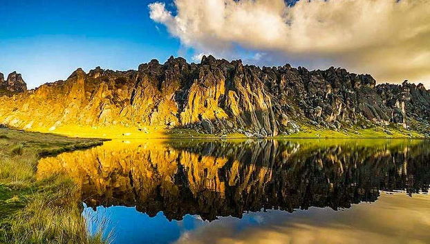 Laguna Japurin a Huayllay