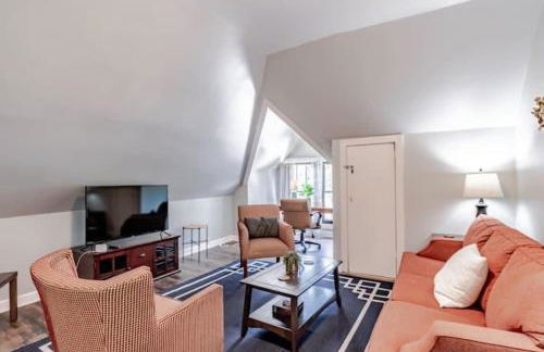 Dauphin District Darling-4 Apartments-FullBuilding - Photo 1