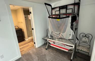 Photo Op with Sasquatch 2 min to walk Silver Mtn - Foto 30