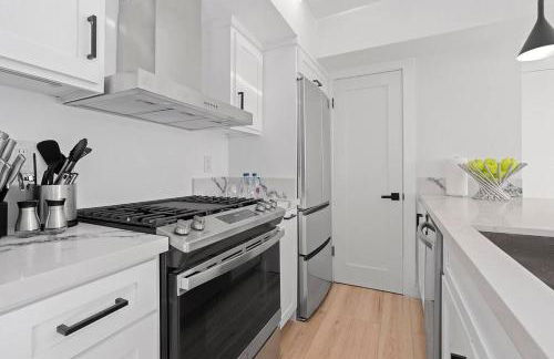 Brand New Ocean-View Beach Home Steps to the Sand! - Foto 6