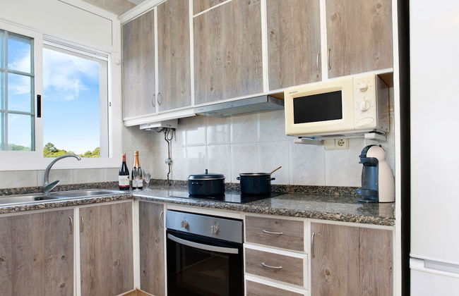 Cozy Villa in Lloret de Mar With Private Pool for 11 pax - Photo 3