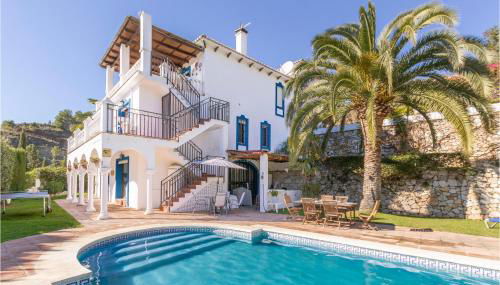 Lilia Barajas - Photo 1