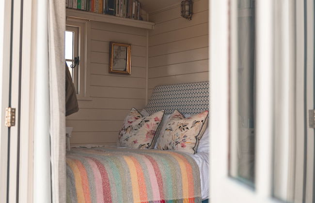 Dog Friendly Shepherd's Hut, Perfect for Couples - Photo 5