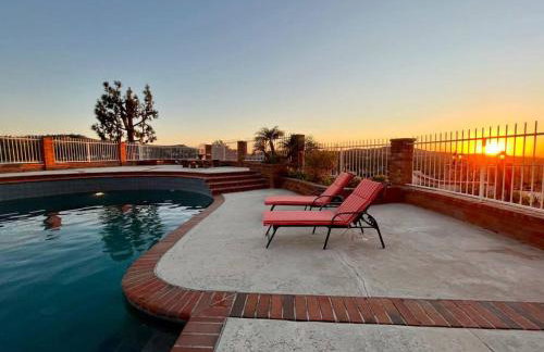 Stunning Panoramic Waterfront Pool Home Escape - Foto 39