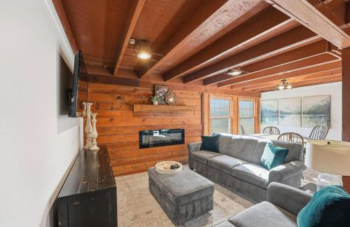 Renovated 1950s Barndominium Pet-Friendly & Modern - Foto 10