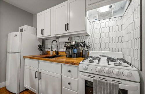 All-In-One - Fully-Equipped Secure Gated Parking! - Foto 14