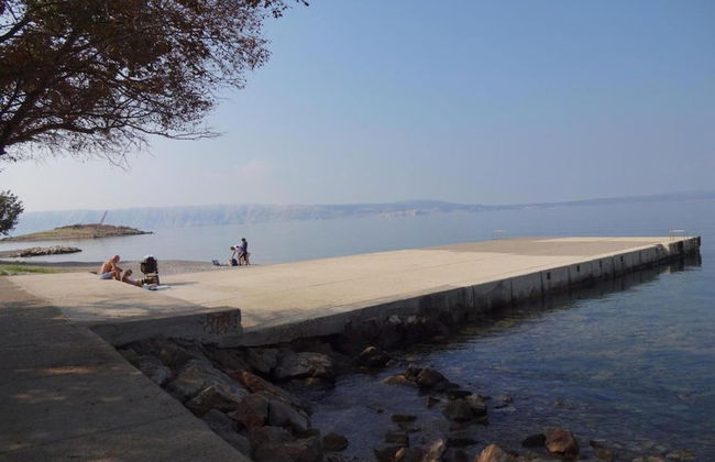 Modern and Spacious Home With Swimming Pool - Foto 37