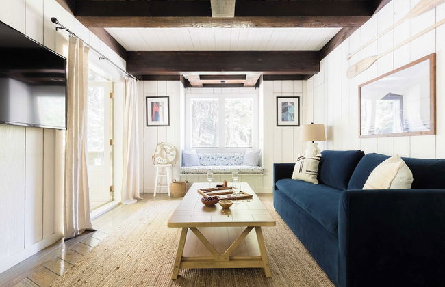 Everett by Avantstay 5mins to Palisades Tahoe! w/ HOT TUB - Photo 8