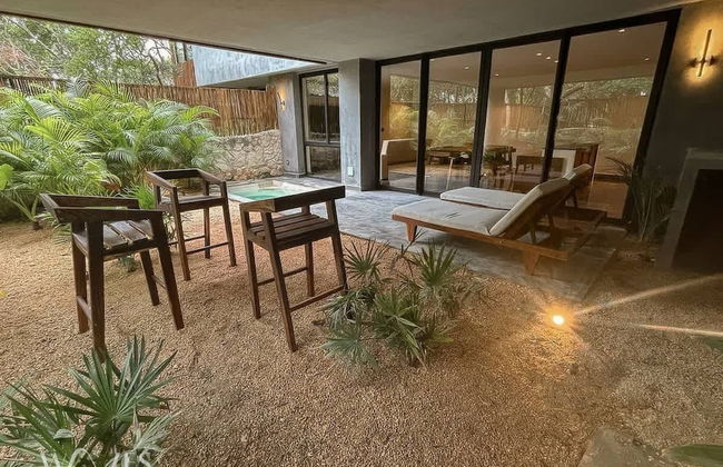 2BR w Private Pool Near the Beach Spacious Stay - Photo 8