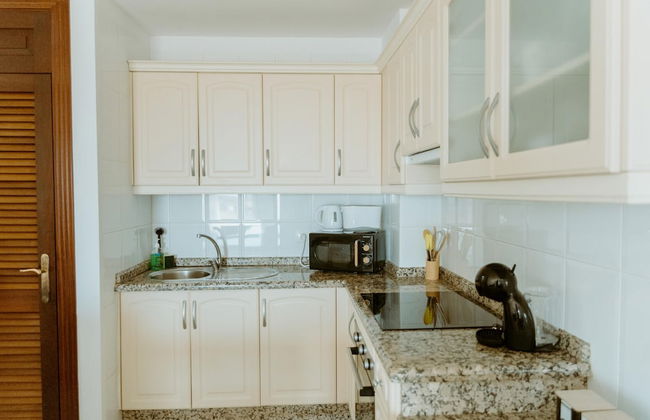 Seaview Splendor 2 Bedroom Modern Comfort - Photo 34