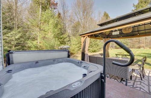 Northville Cabin with Fire Pit, 4 Mi to Boat Ramp! - Foto 1