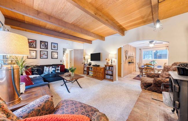 Mountain Cabin w/ Fireplace, Balcony & Easy Ski Access Bear Americana - Foto 9