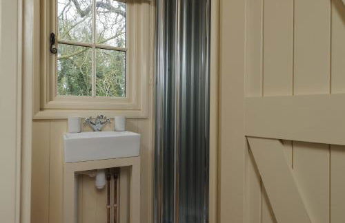 The Cotswold Nest - Photo 14