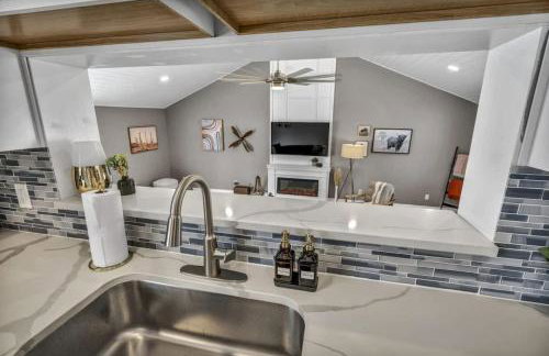 Swim and Relax In our Pool and Hot Tub and Recently Renovated - Photo 25