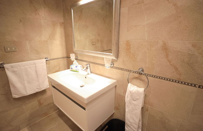 Ivory Petal Bliss 2BR Apt - Foto 41