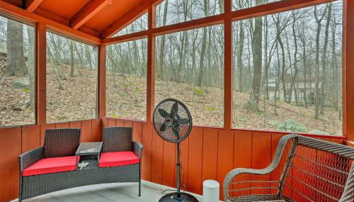 4 Mi to Tubing Cozy Bushkill Cabin with Deck! - Foto 2
