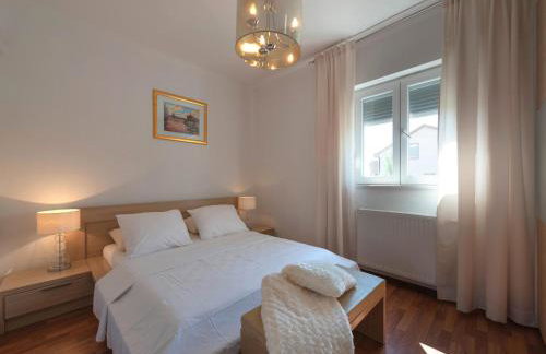 Villa in Ugljane With Private Pool - Foto 42