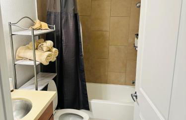 Mid-City Charm 2BR Near LAs Hotspots! - Foto 34