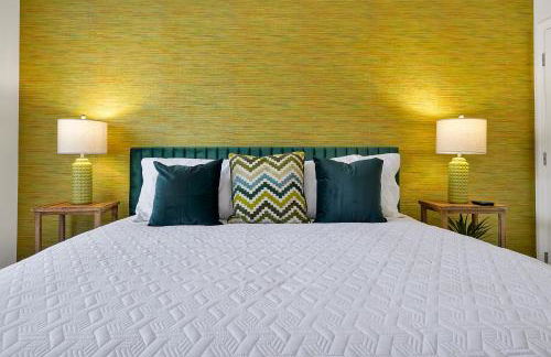 Trendy Retreat - Great Location - Fully Loaded - Foto 74