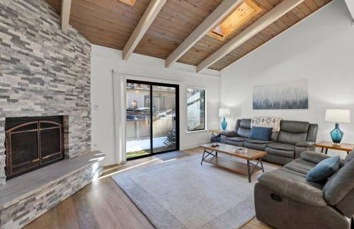 Fun & Air Conditioned Lake Tahoe 3 BR/2.5 BA Home - Foto 49