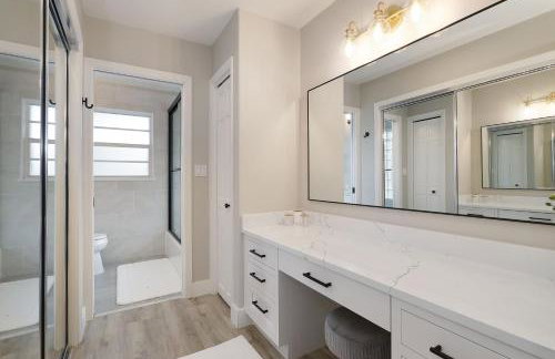 Waterfront Luxury Home With Pool And Boat Dock 3 Bedroom Home by RedAwning - Foto 51