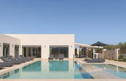 CaMa Villa, Pool, Landmark Views & Iconic Design, By ThinkVilla - Foto 10