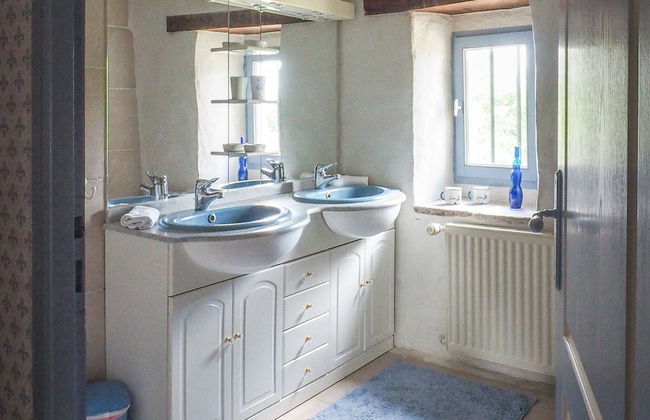 Holiday Home in Saint-laurent-de-la-salle With Pool - Foto 63