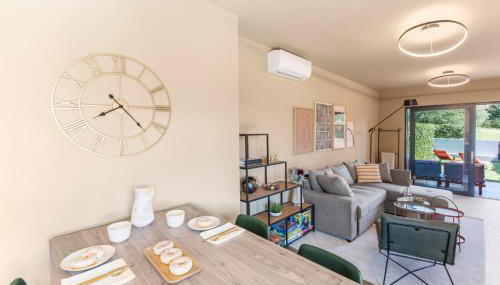 NEW stylish Casa Melisa with 2 gardens and BBQ facilities! - Foto 2